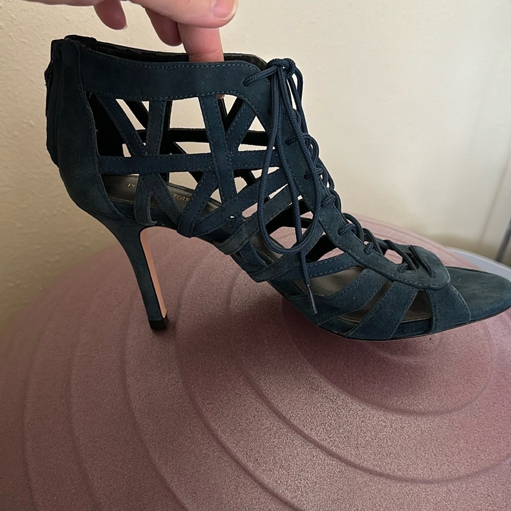 Pour LaVictoire 3”heels NWOT